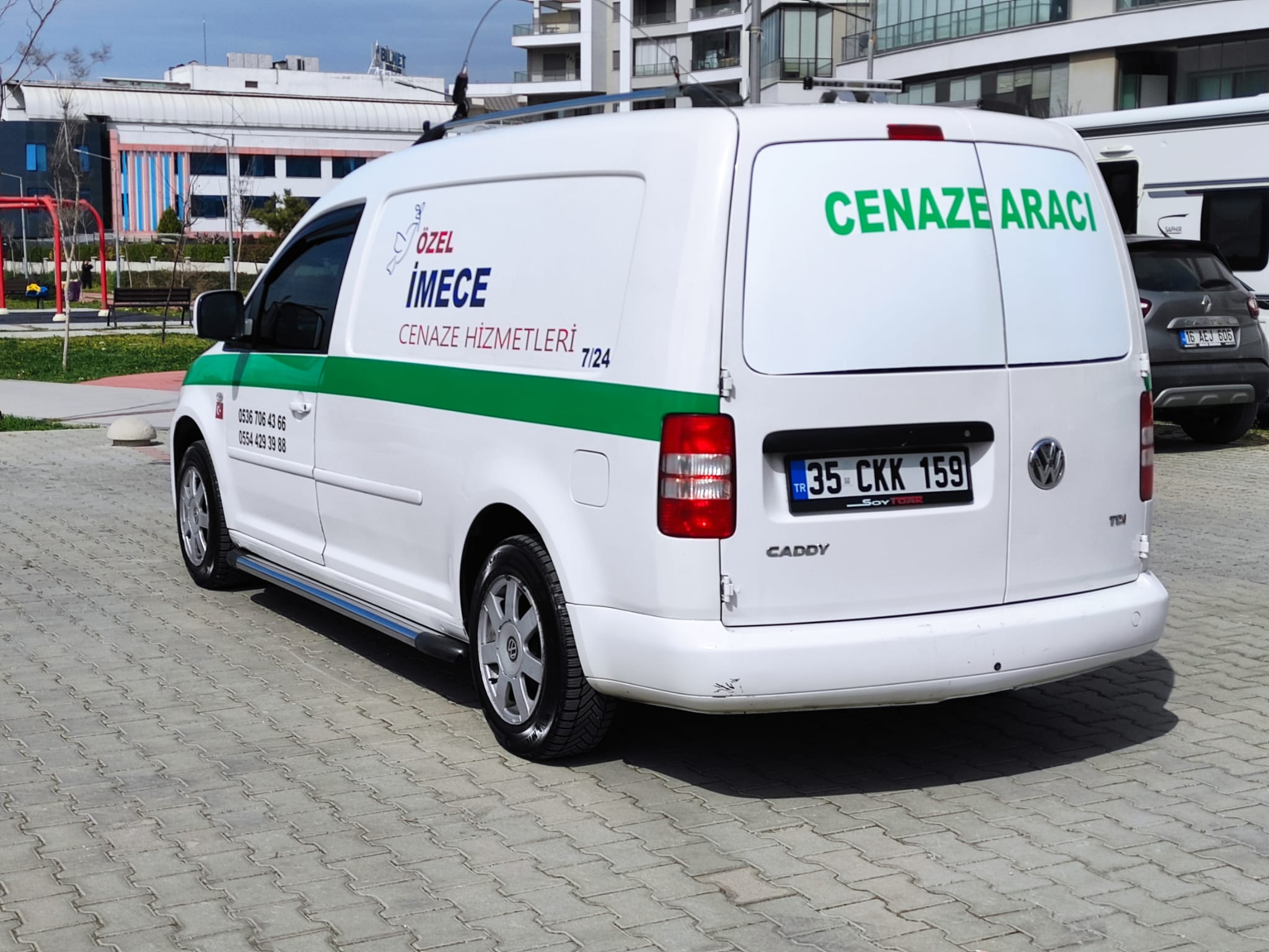 Şehirler arası hizmet veren frigorifik cenaze nakil aracı